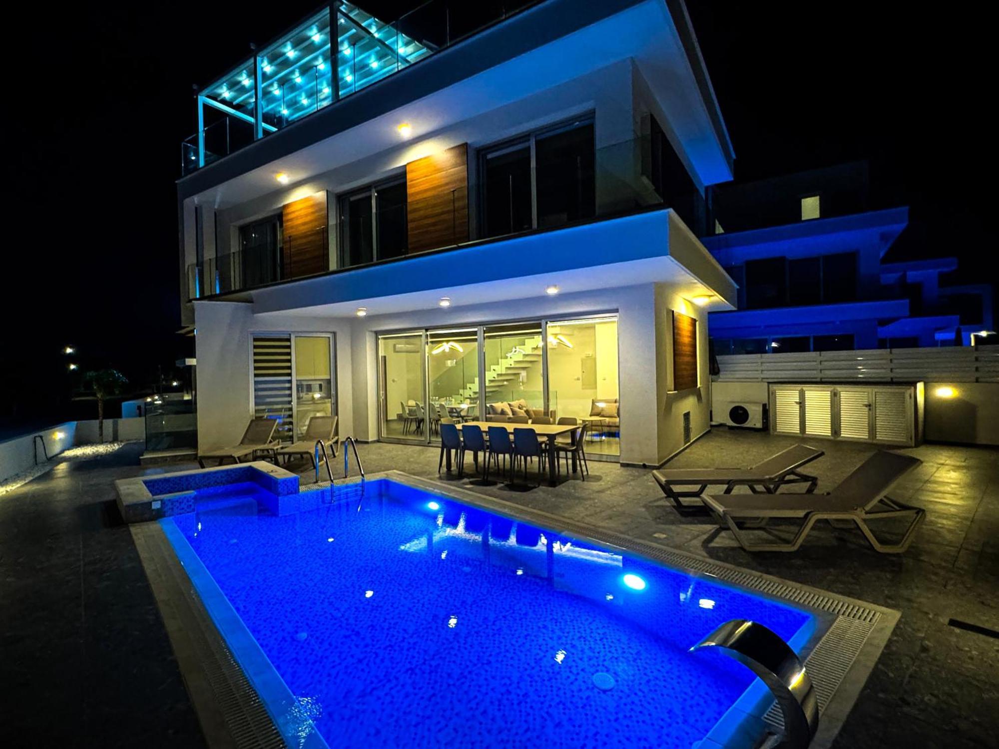 Nissinest Luxury