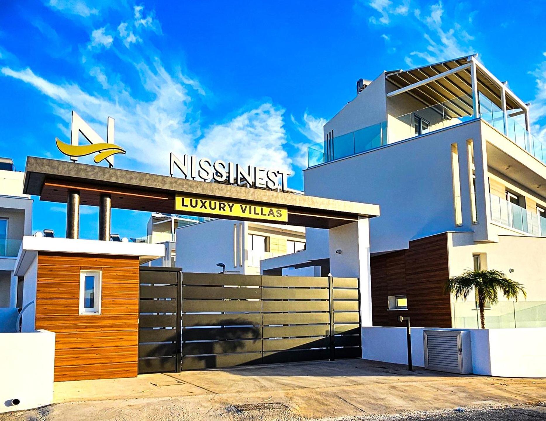 Villa Nissinest Luxury *